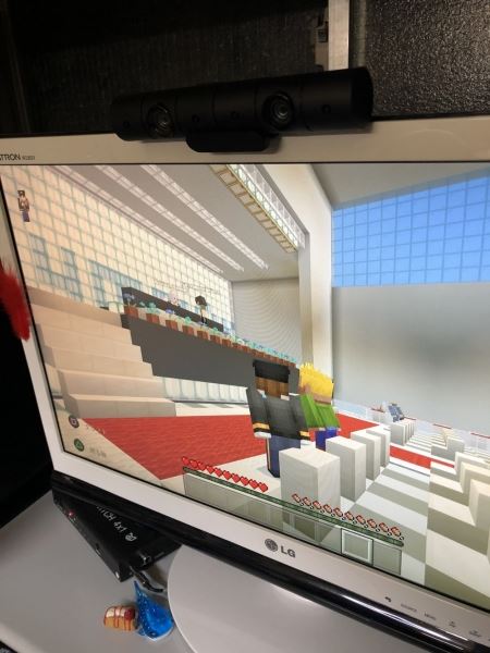 <br />
        В Японии провели виртуальный выпускной в Minecraft — настоящий отменили из-за COVID-19<br />
      